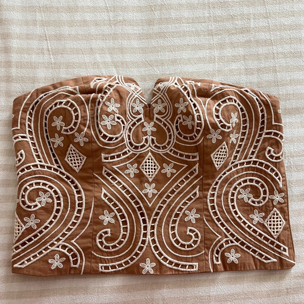 Express embroidered crop top